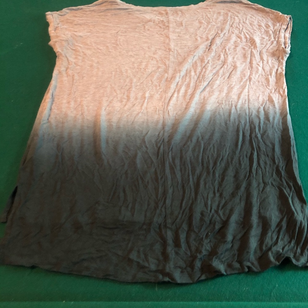 Tops - Picture 3 of 5